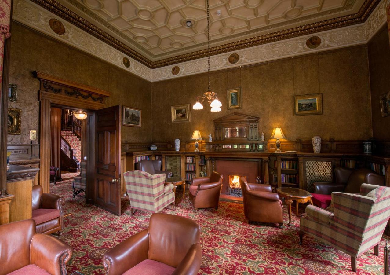 Macdonald Norwood Hall Hotel Aberdeen Buitenkant foto