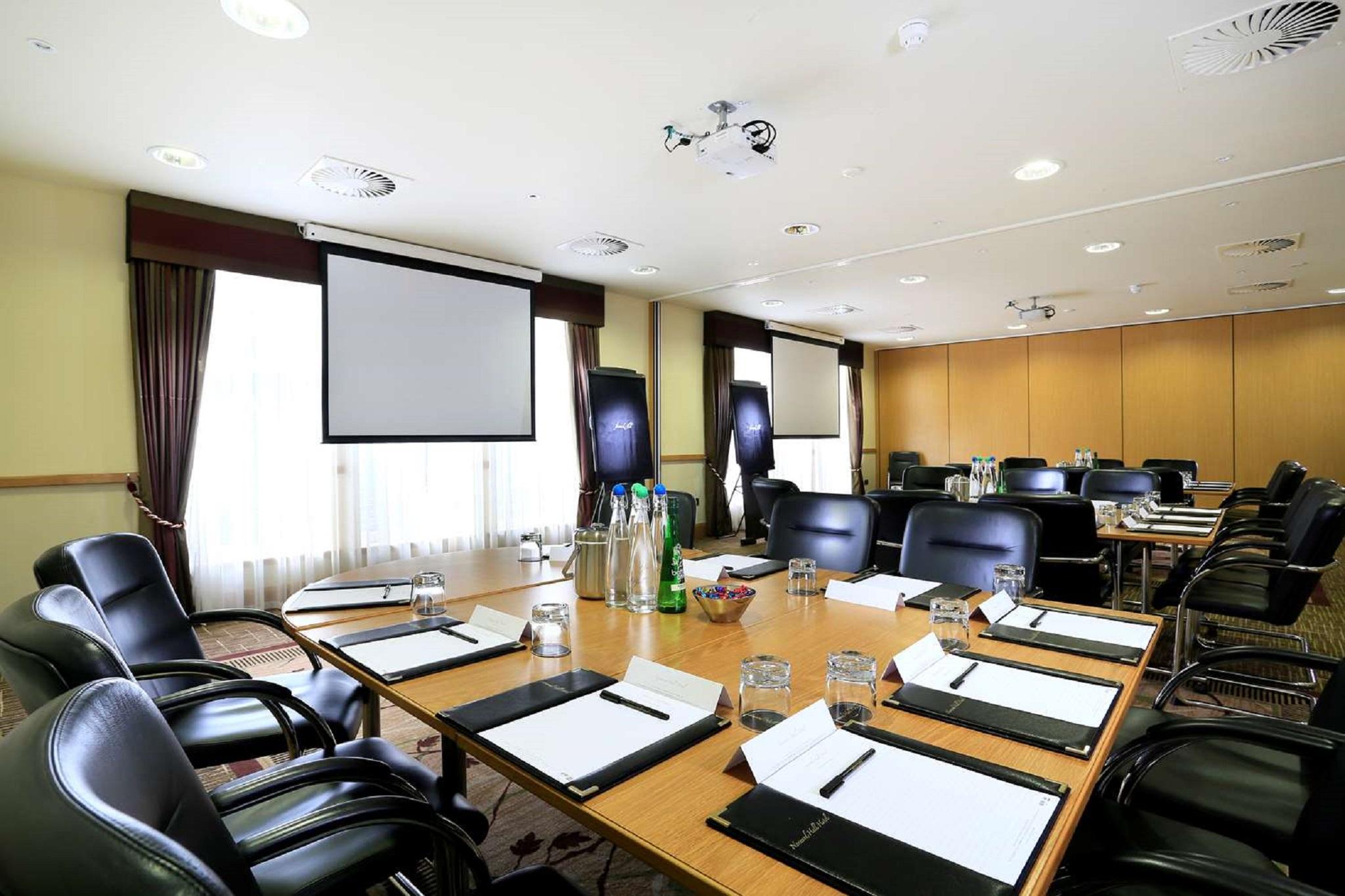 Macdonald Norwood Hall Hotel Aberdeen Buitenkant foto