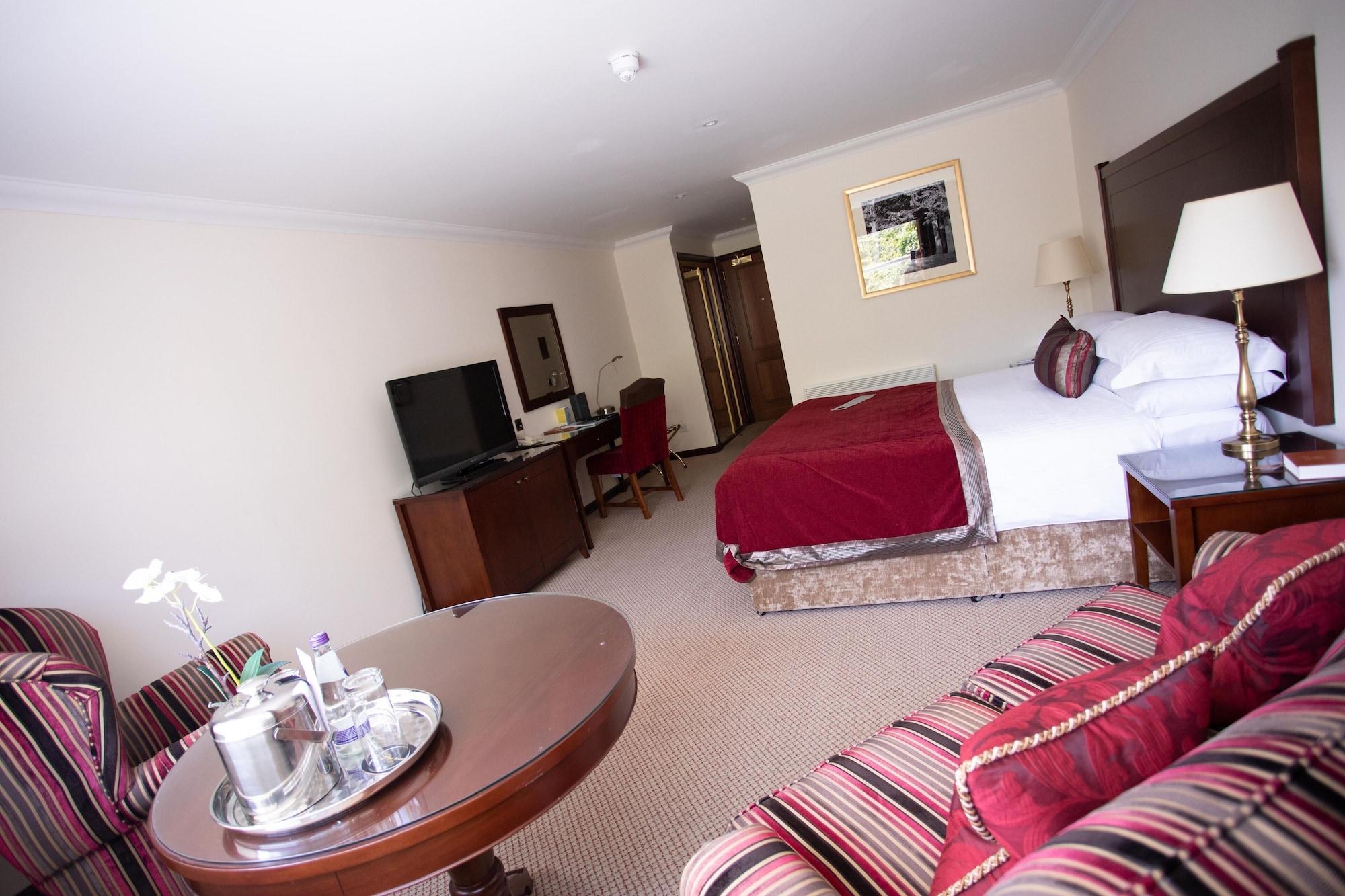 Macdonald Norwood Hall Hotel Aberdeen Buitenkant foto