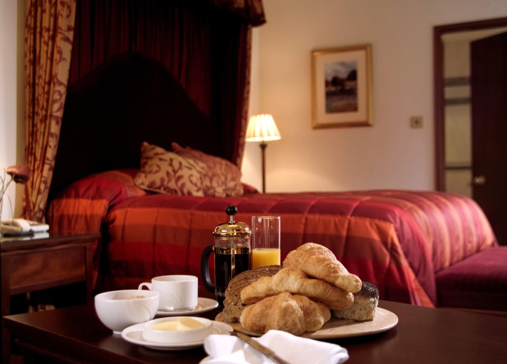 Macdonald Norwood Hall Hotel Aberdeen Buitenkant foto