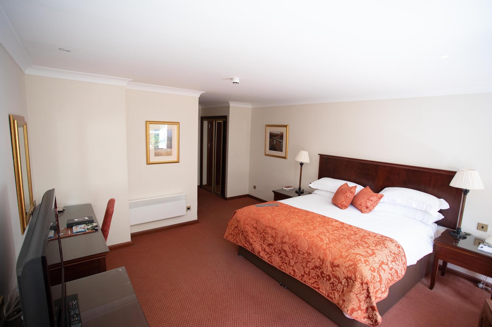 Macdonald Norwood Hall Hotel Aberdeen Buitenkant foto